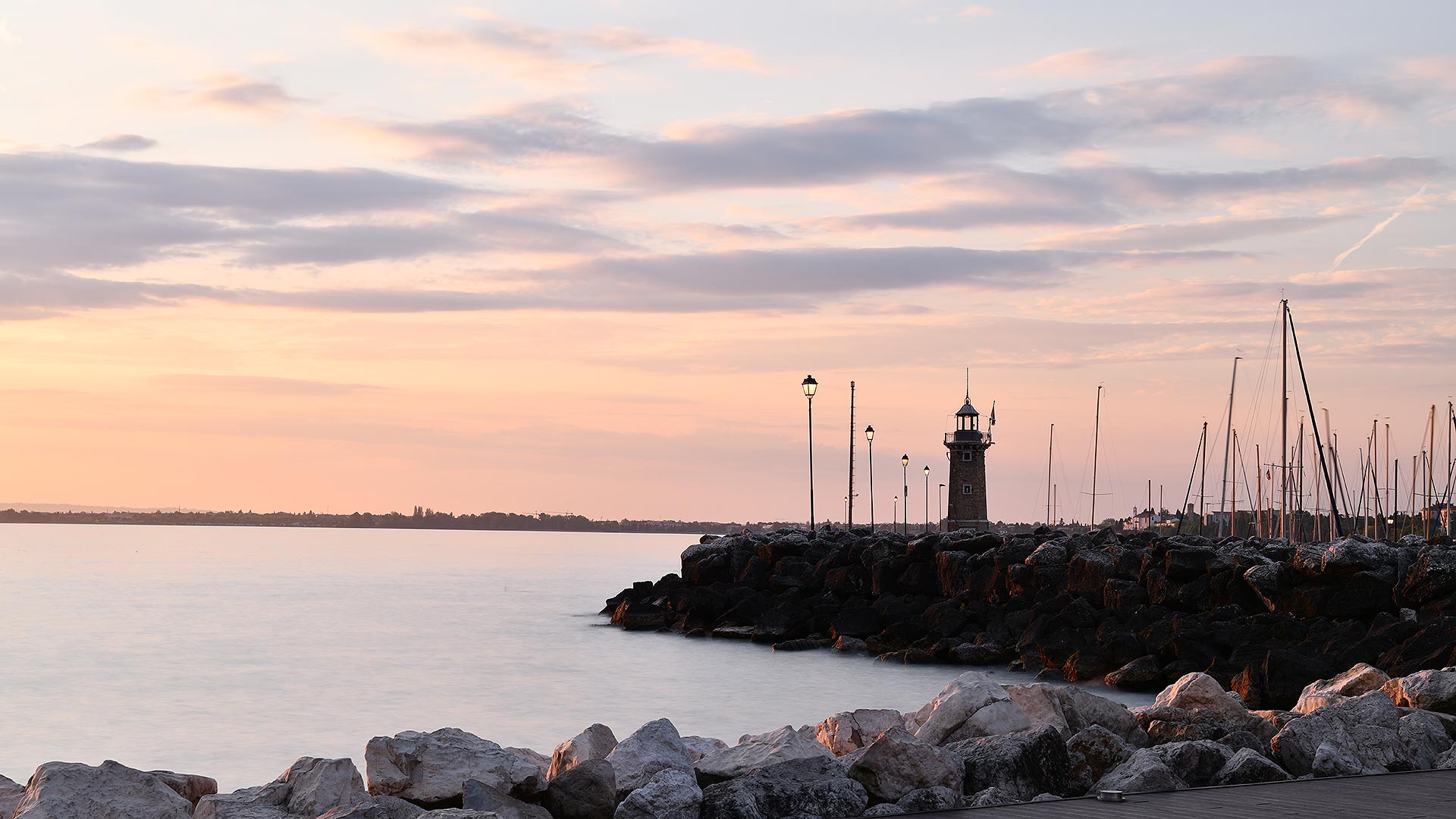 01 by the lake appartaments desenzano del garda